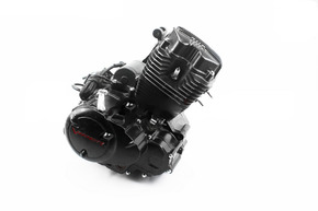 Двигатель мотоциклетный в сборе CGB-200cc