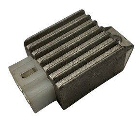 Реле регулятор напряжения 4 контакта квадратом